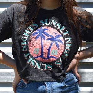 Cool crop top from Forever 21 🌴